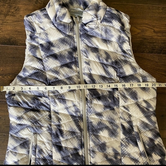 Athleta Puffer Goose Down Altitude Vest Size Large - Picture 3 of 11